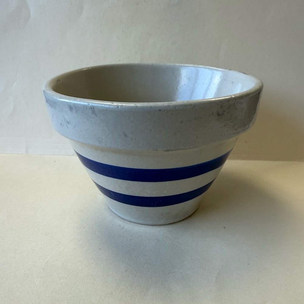 Vintage Robinson-Ransbottom R.R.P. Co 6” Blue Stripe Stoneware Bowl.